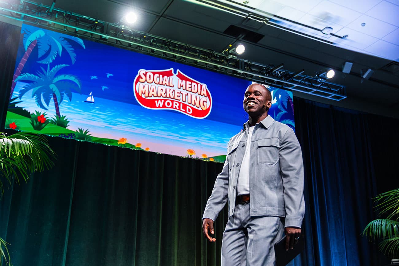 Leslie Samuel speaking on the main stage at Social Media Marketing World.